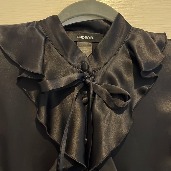Arden B Silk Sleeveless Ruffle Front Button Down Black Blouse XS Top High Neck - Picture 2 of 8